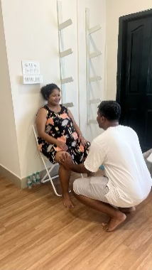 Shrashti reflects on a wonderful pregnancy experience with Aura Birthing sessions, emphasizing improved flexibility, strength, and focused breathing